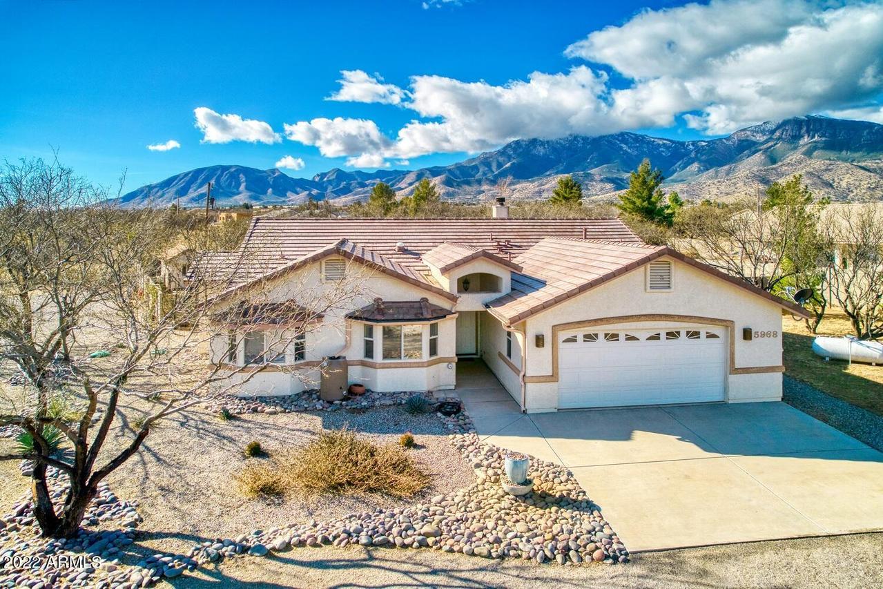 5968 E Calle De La Manzana, Hereford, AZ 85615