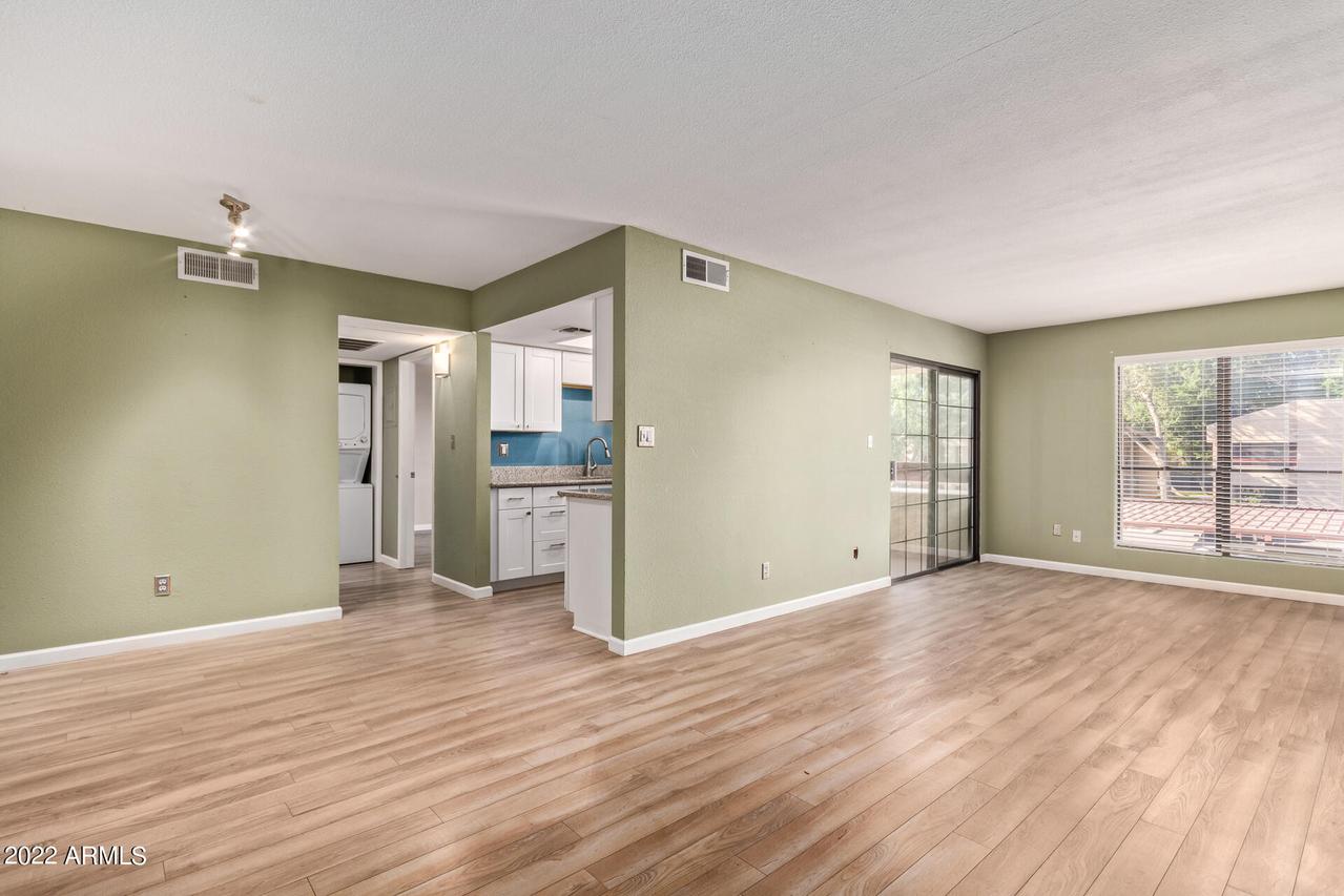 3131 W Cochise Dr. #217, Phoenix, AZ 85051