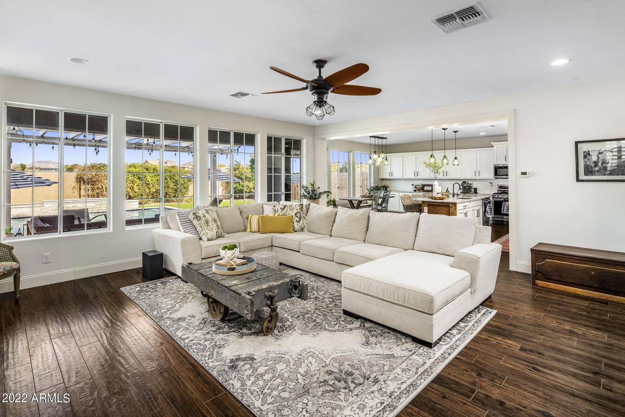 10512 E Monterey Ave., Mesa, AZ 85209
