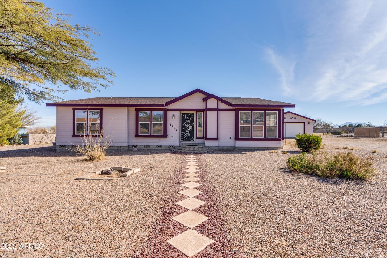 7029 S Elmer Loop, Hereford, AZ 85615