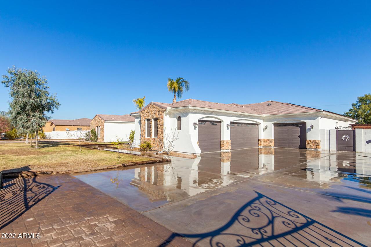 6905 S 219th Dr., Buckeye, AZ 85326