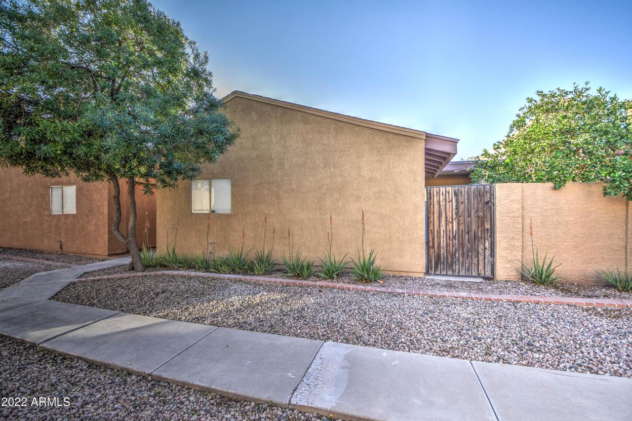 910 S Melody Ln., Tempe, AZ 85281
