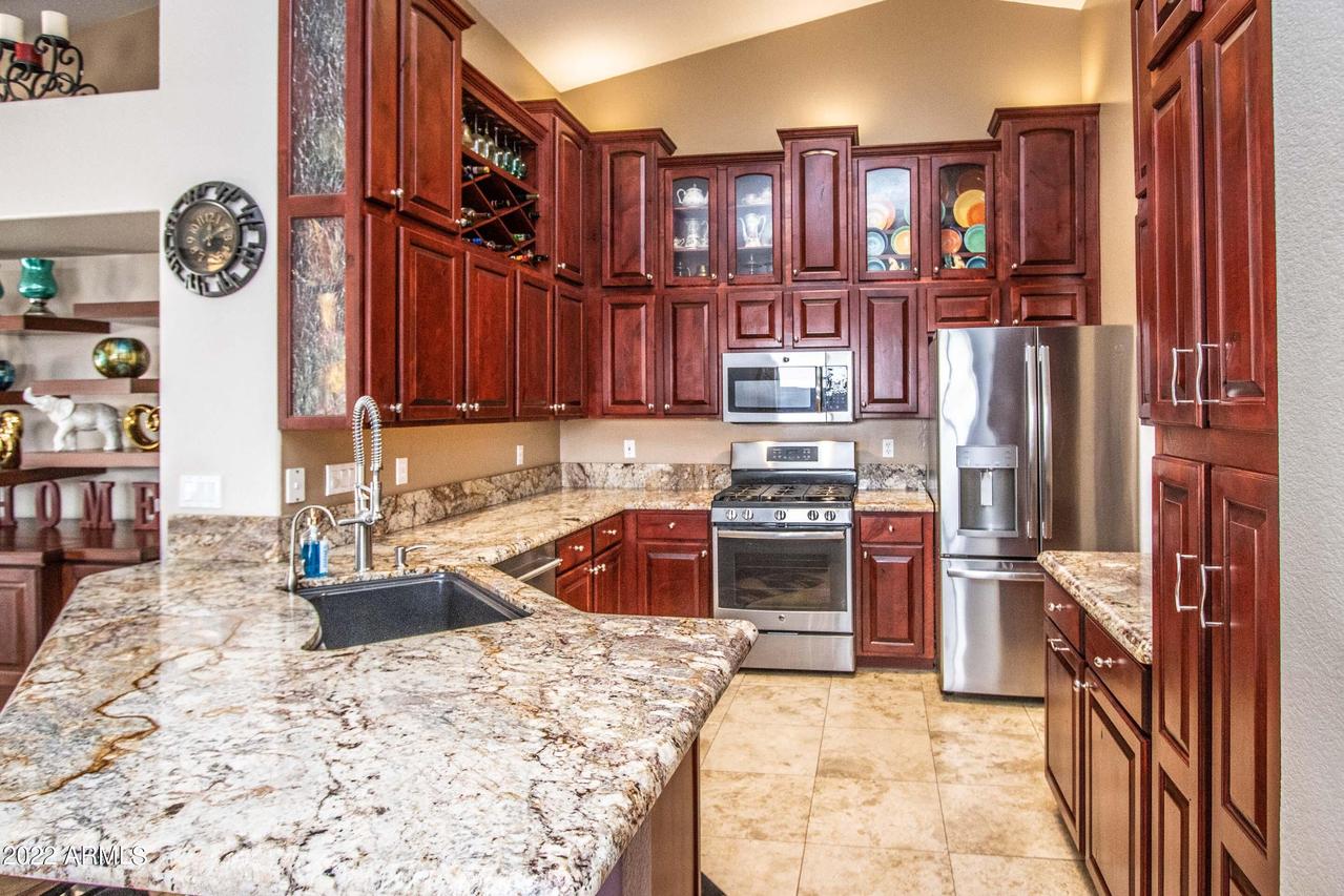 41 N Russell Ct., Gilbert, AZ 85234