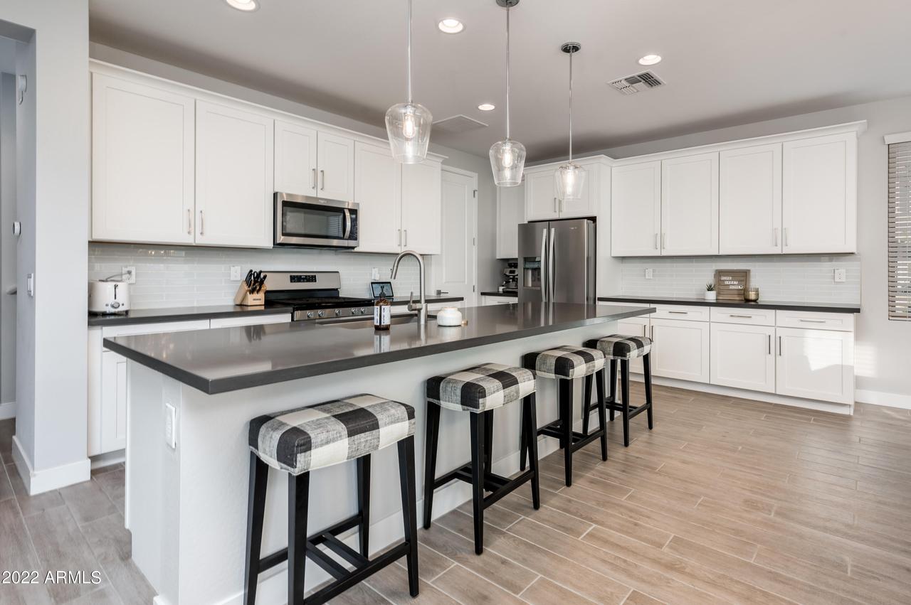 25324 N 20th Ave., Phoenix, AZ 85085