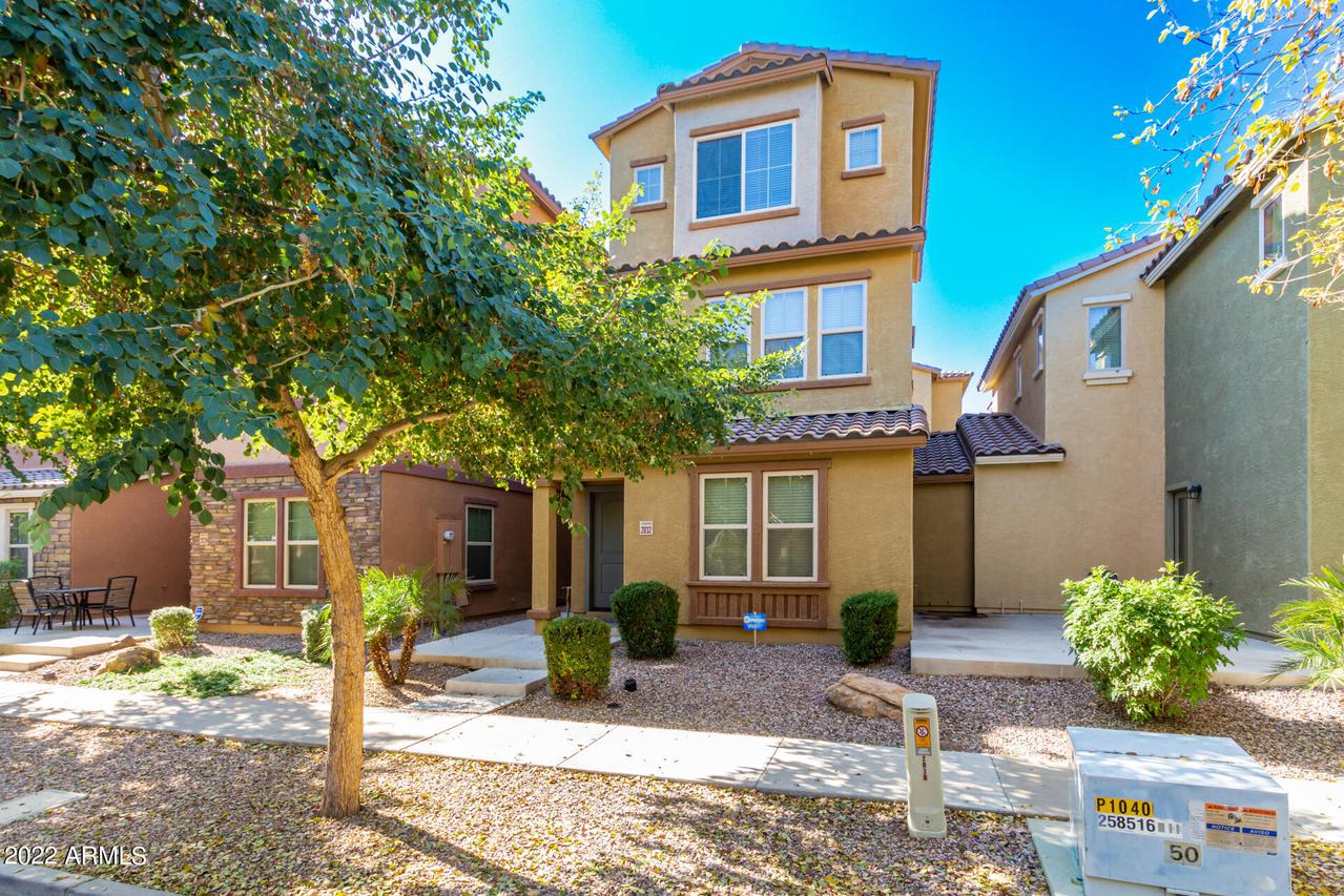 2032 N 77th Ln., Phoenix, AZ 85035