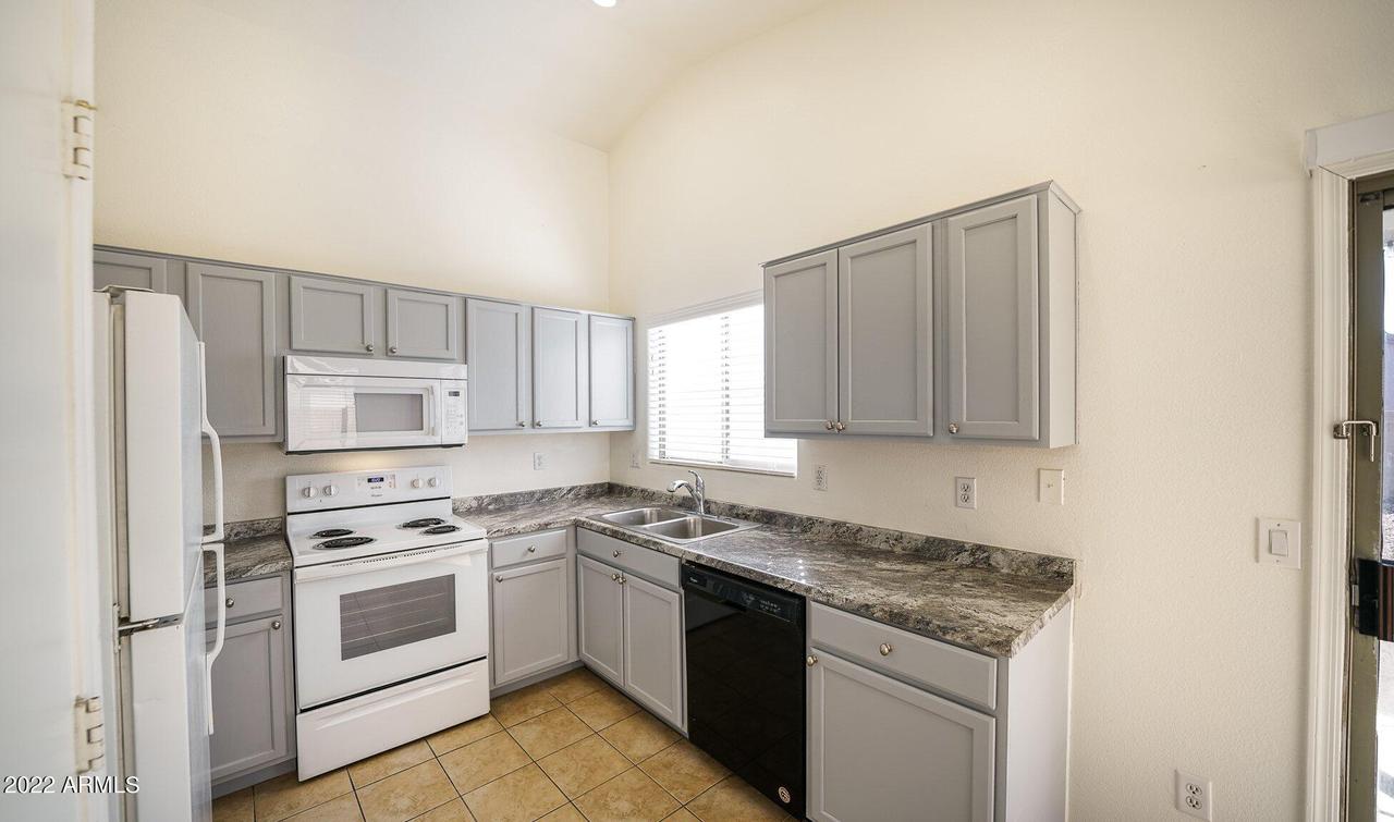 8005 W Magnolia St., Phoenix, AZ 85043