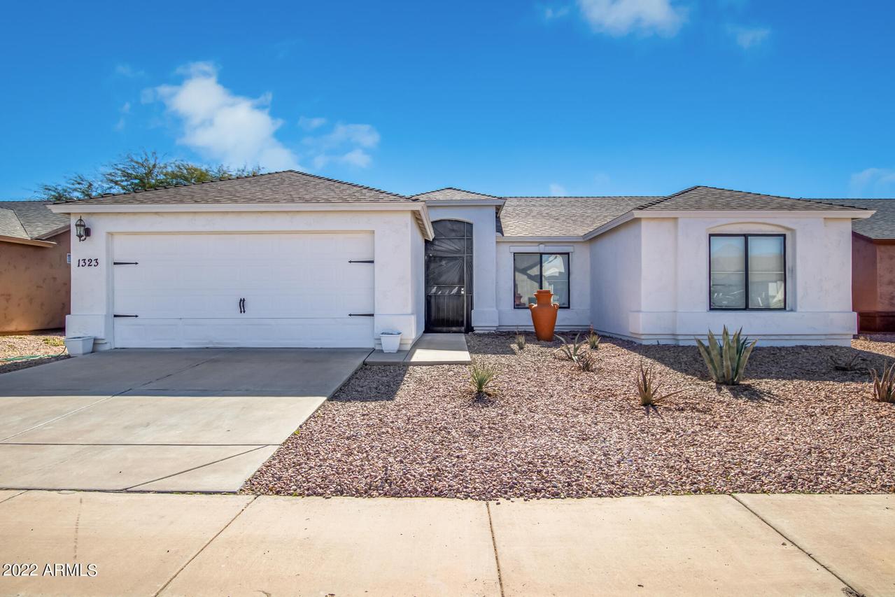 1323 E Silverbrush Tr., Casa Grande, AZ 85122