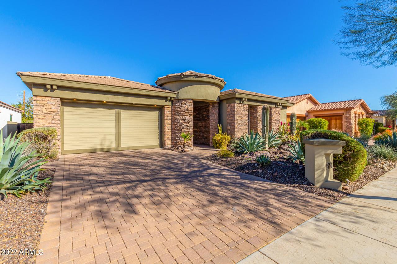 516 E Mineral Rd., Phoenix, AZ 85042