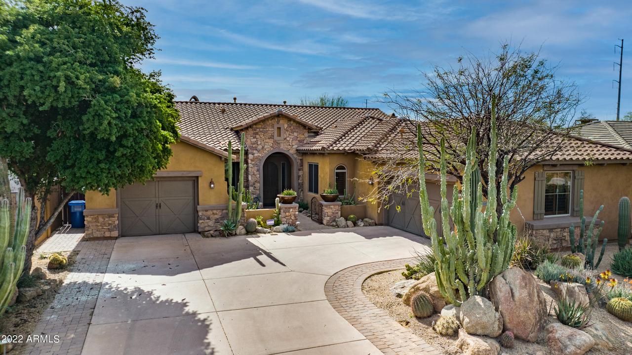 3529 E Expedition Way, Phoenix, AZ 85050