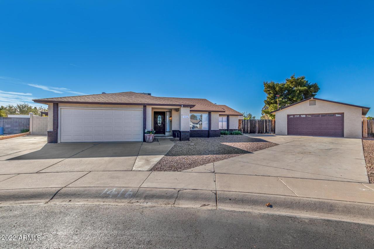 1416 N Manor Cir., Chandler, AZ 85225