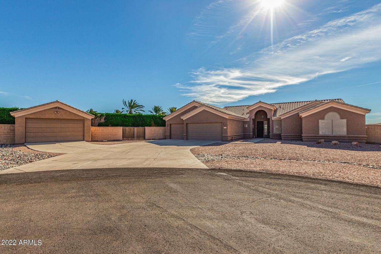 9415 W Electra Ln., Peoria, AZ 85383