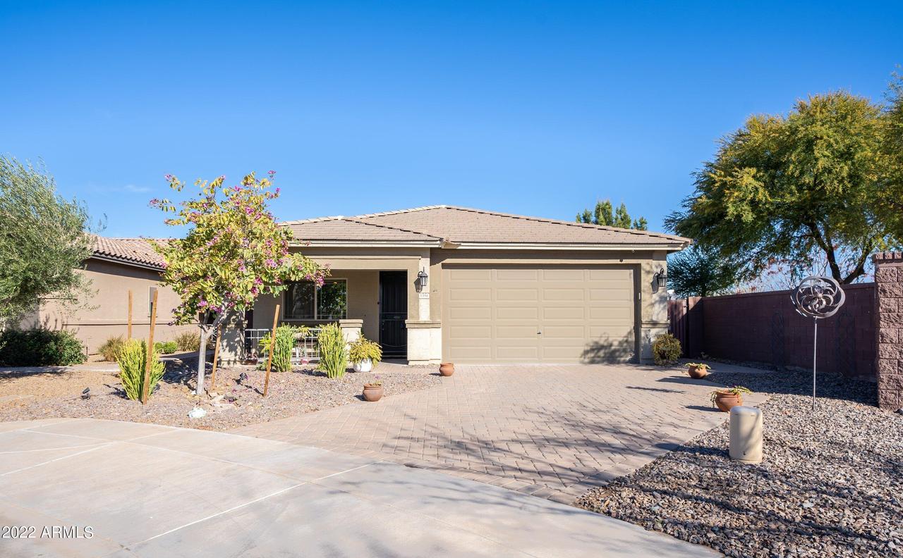 1394 W Nectarine Ave., San Tan Valley, AZ 85140
