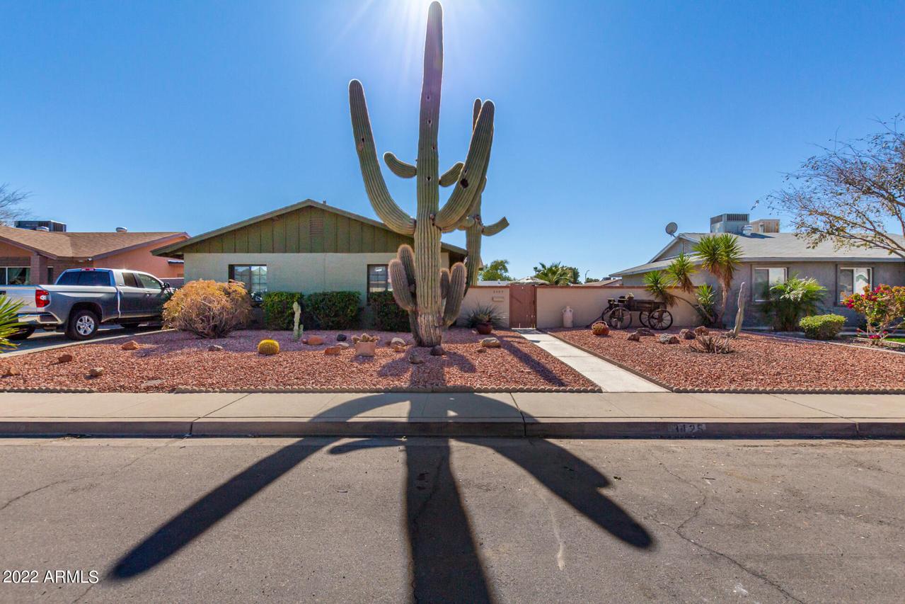 3425 W Country Gables Dr., Phoenix, AZ 85053