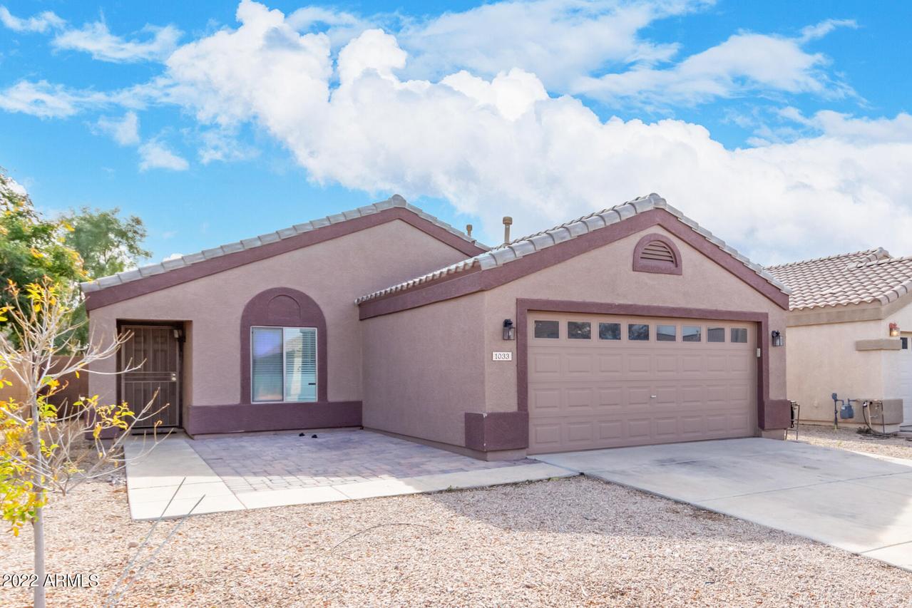 1033 E Christopher St., San Tan Valley, AZ 85140