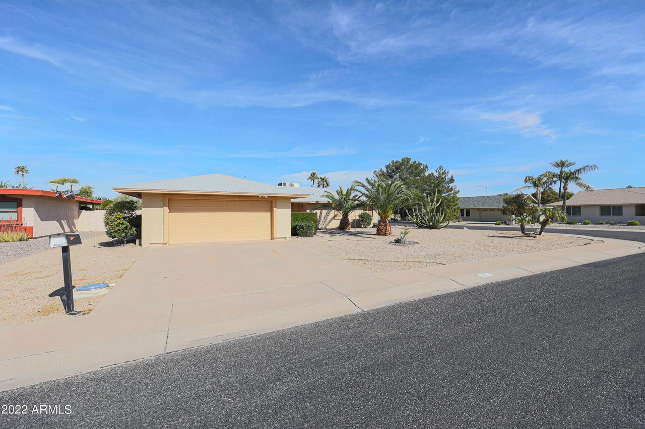 10602 W Garnette Dr., Sun City, AZ 85373