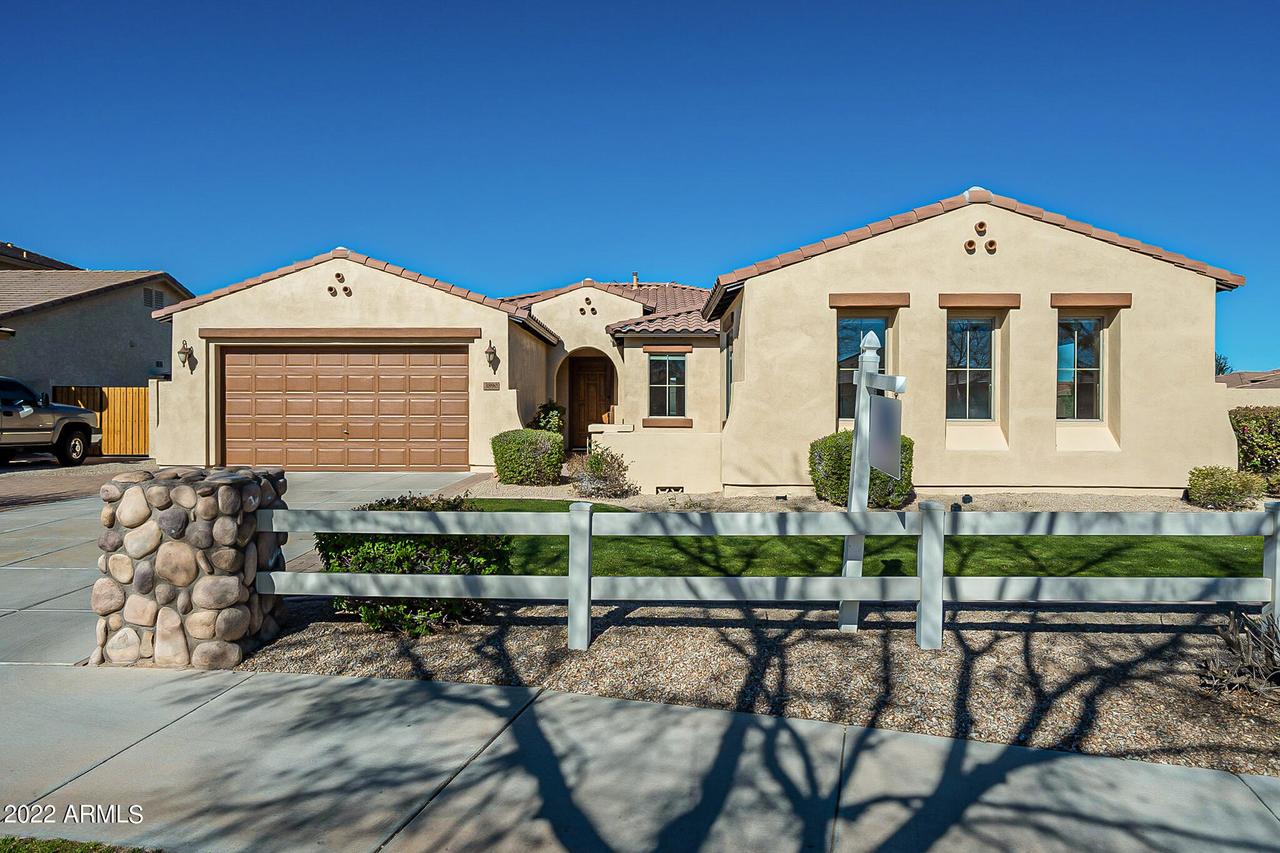 3890 E Old Stone Cir., Chandler, AZ 85249