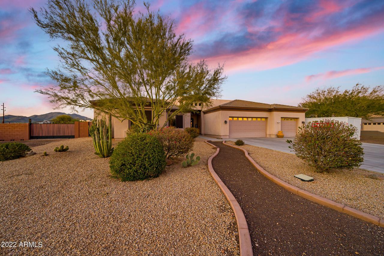 39517 N 7th Ave., Phoenix, AZ 85086