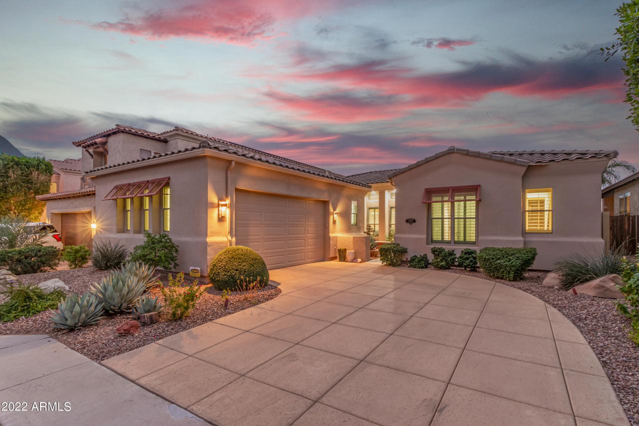 1223 E Moss St., Phoenix, AZ 85020