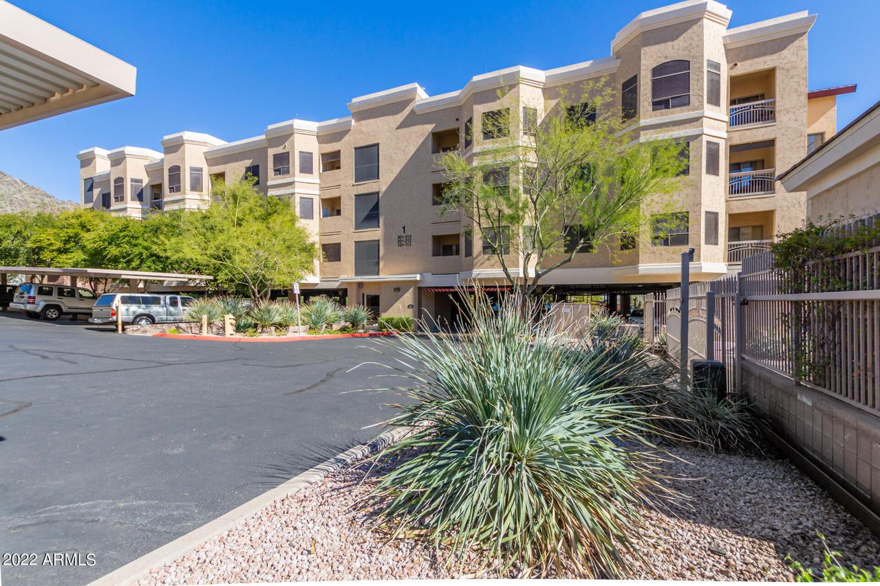 9820 N Central Ave. #109, Phoenix, AZ 85020