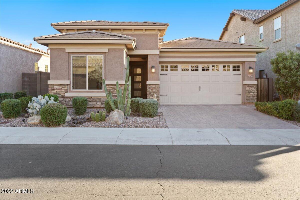4527 E Walter Way, Phoenix, AZ 85054