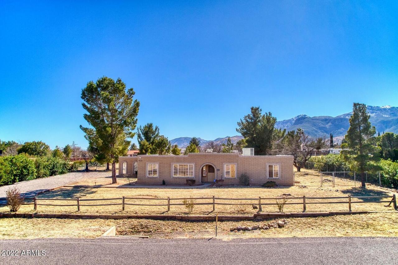 3304 E Navaho St., Sierra Vista, AZ 85650