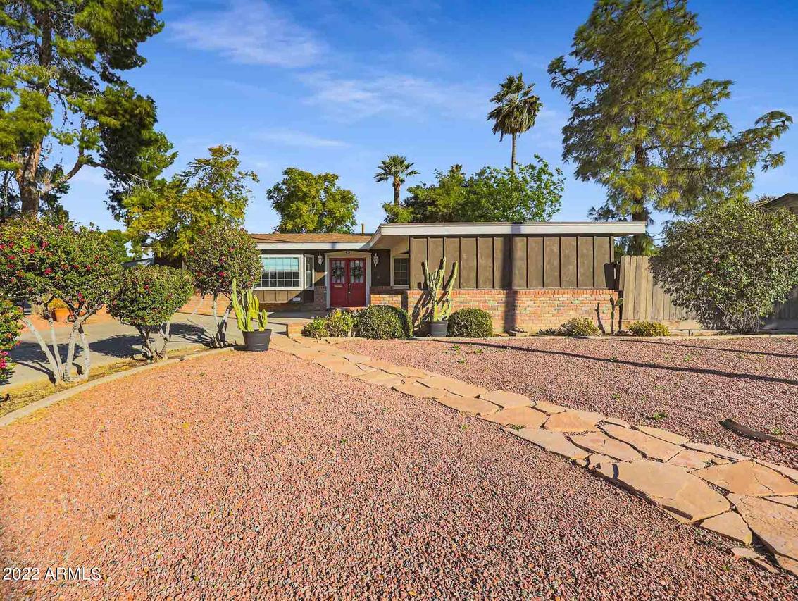 8220 E Bonnie Rose Ave., Scottsdale, AZ 85250