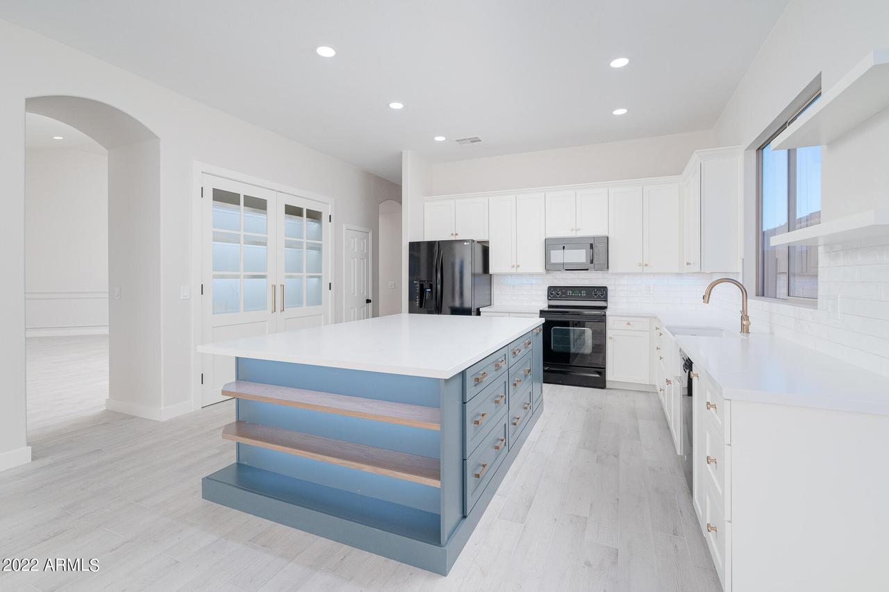 24651 N 45th Dr., Glendale, AZ 85310