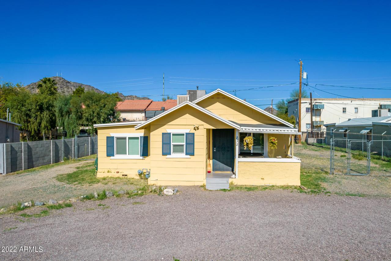 732 E Carol Ave., Phoenix, AZ 85020