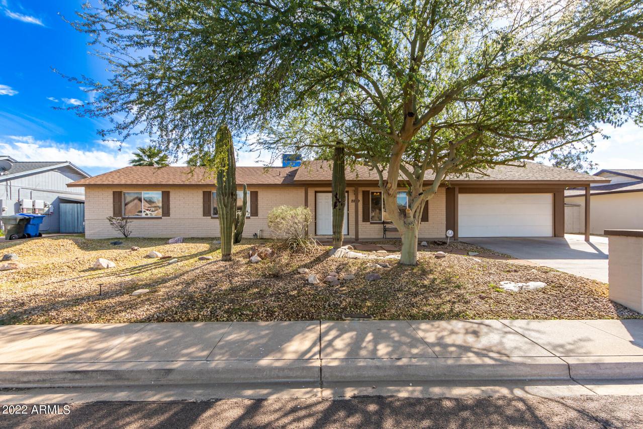 2209 W Utopia Rd., Phoenix, AZ 85027