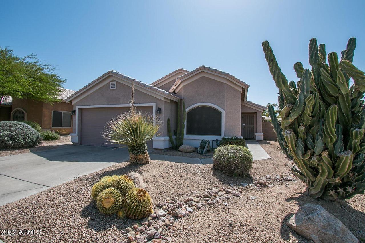 2207 E Ruby Ln., Phoenix, AZ 85024
