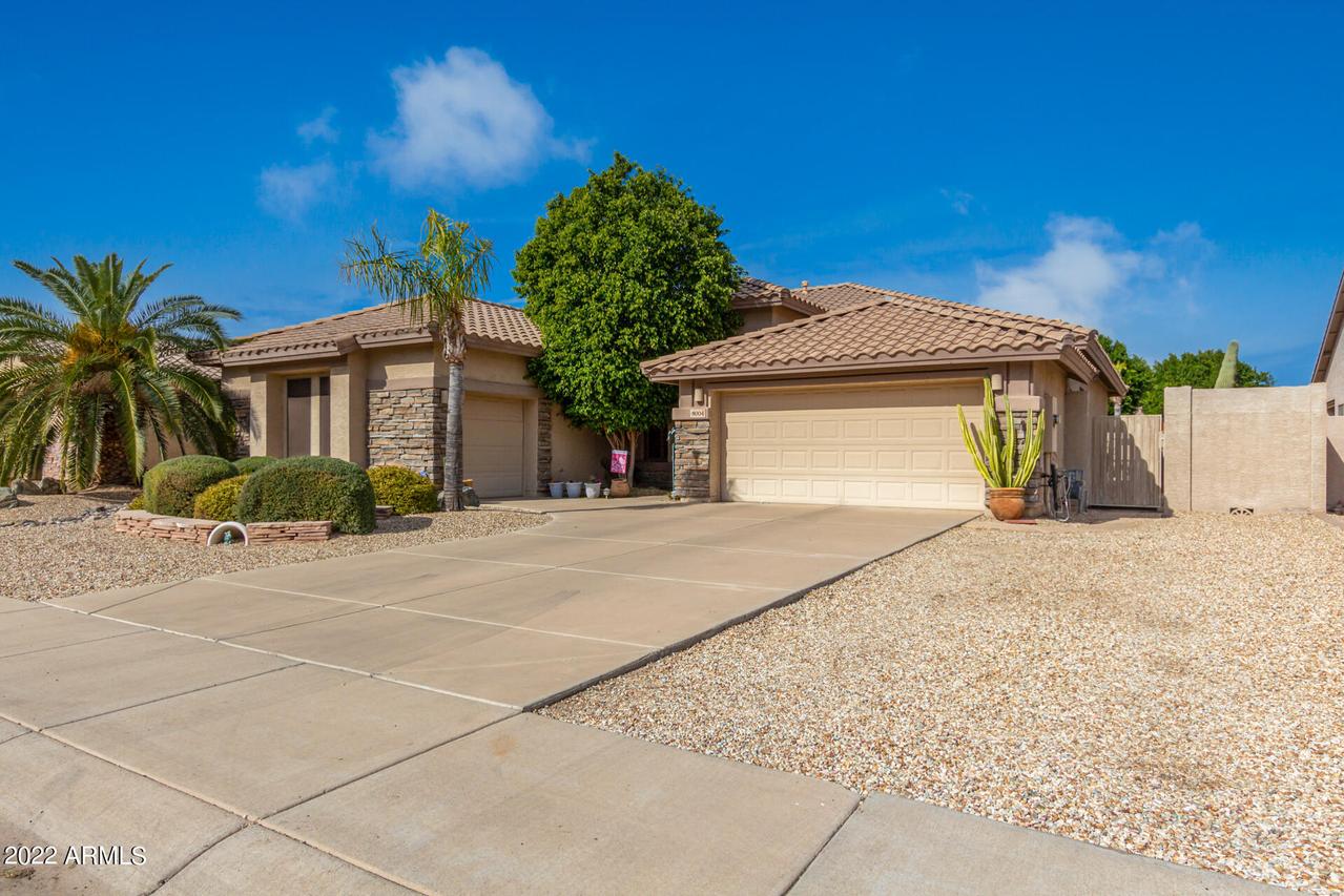 8004 W Robin Ln., Peoria, AZ 85383
