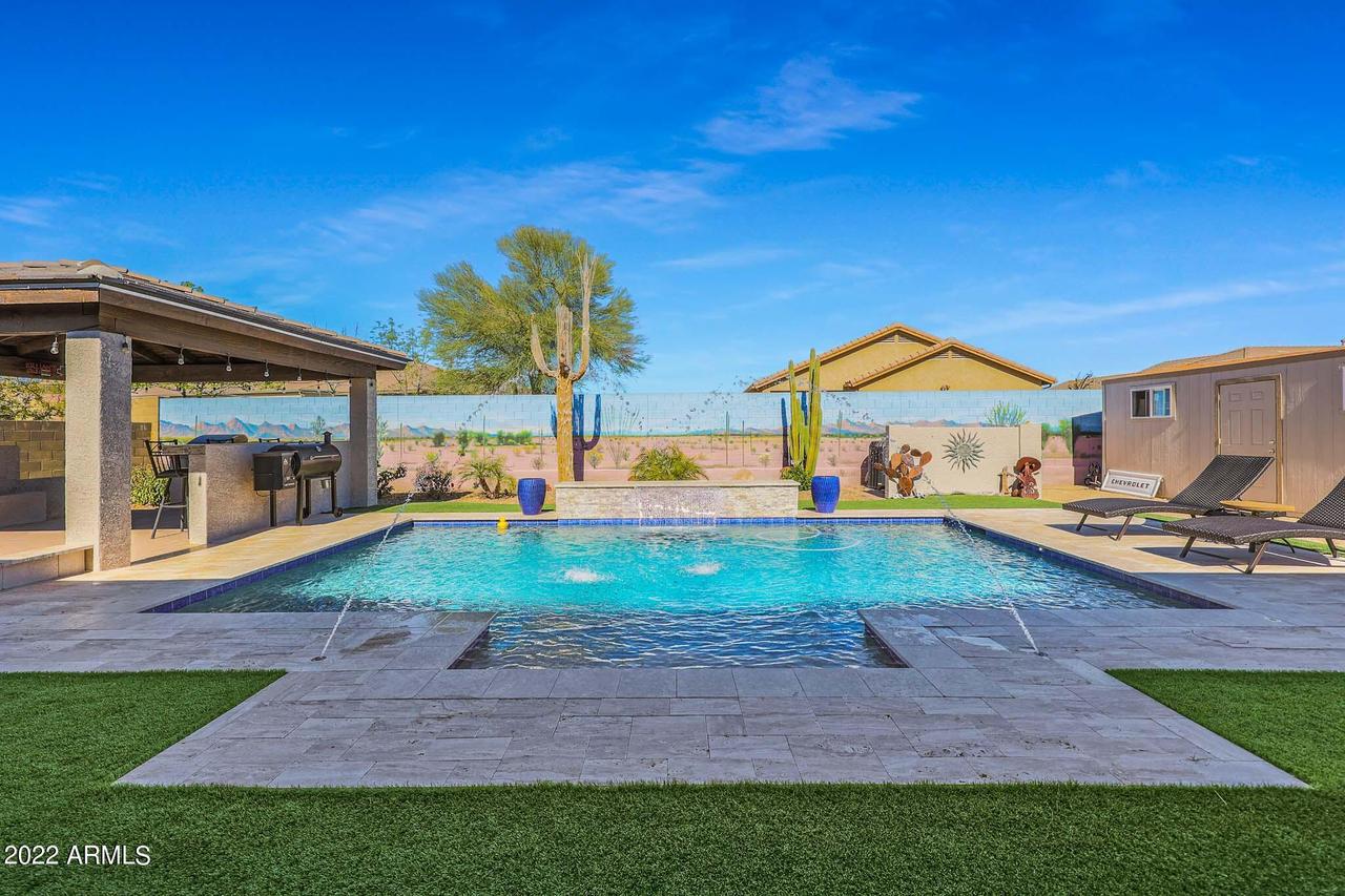 4722 W Lapenna Dr., New River, AZ 85087