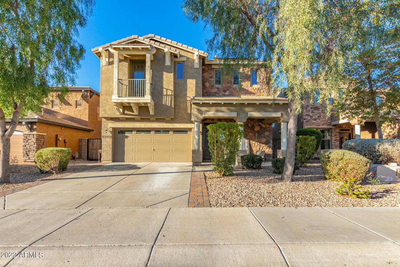 13708 W Chaparosa Way, Peoria, AZ 85383