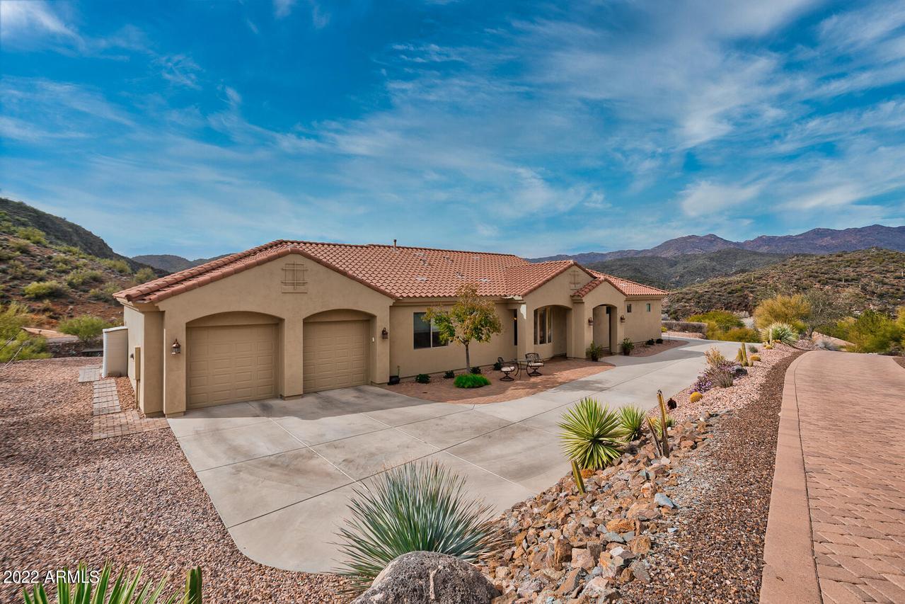 18685 E Agua Vista, Black Canyon City, AZ 85324
