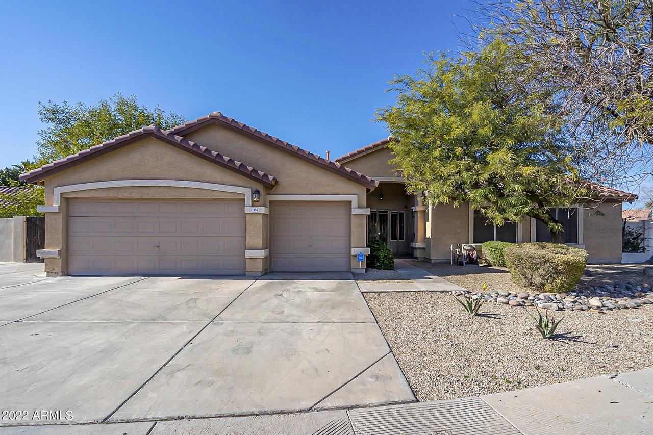 1936 E Saint Anne Ave., Phoenix, AZ 85042