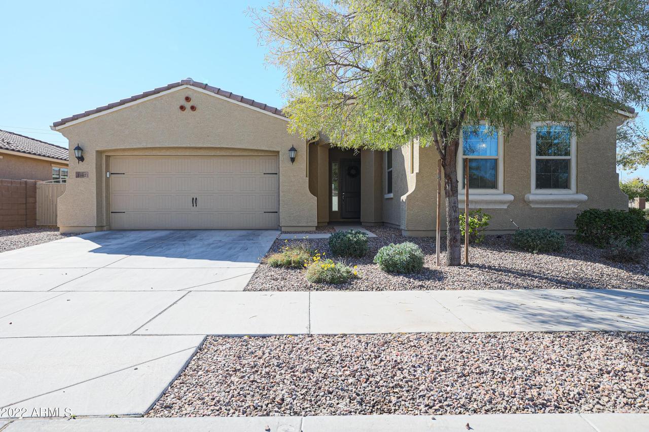 8987 W Seldon Ln., Peoria, AZ 85345