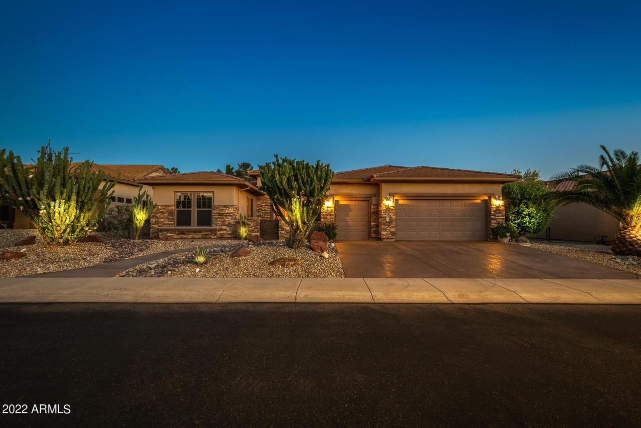 19841 N Hidden Ridge Dr., Surprise, AZ 85374