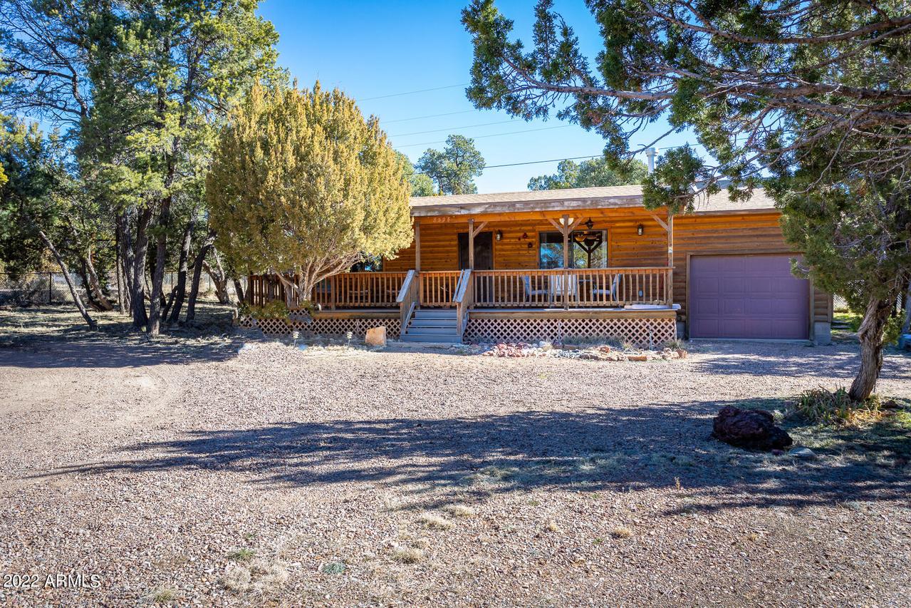 3595 N Starlite Dr., Overgaard, AZ 85933