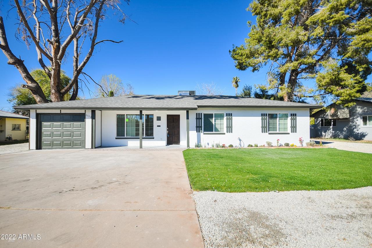 2022 N 40th St., Phoenix, AZ 85008