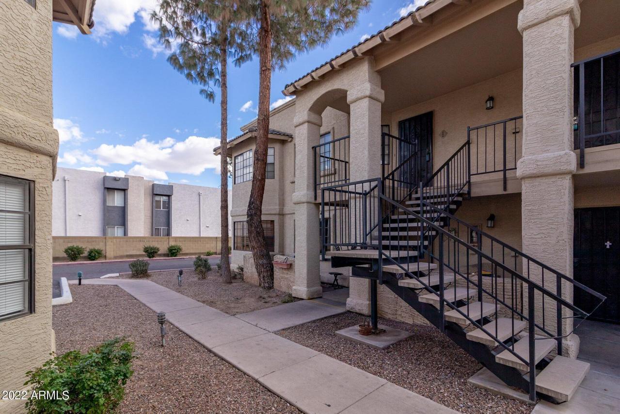 925 S Longmore #220, Mesa, AZ 85202