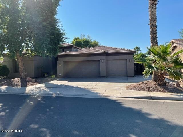 571 W Locust Dr., Chandler, AZ 85248