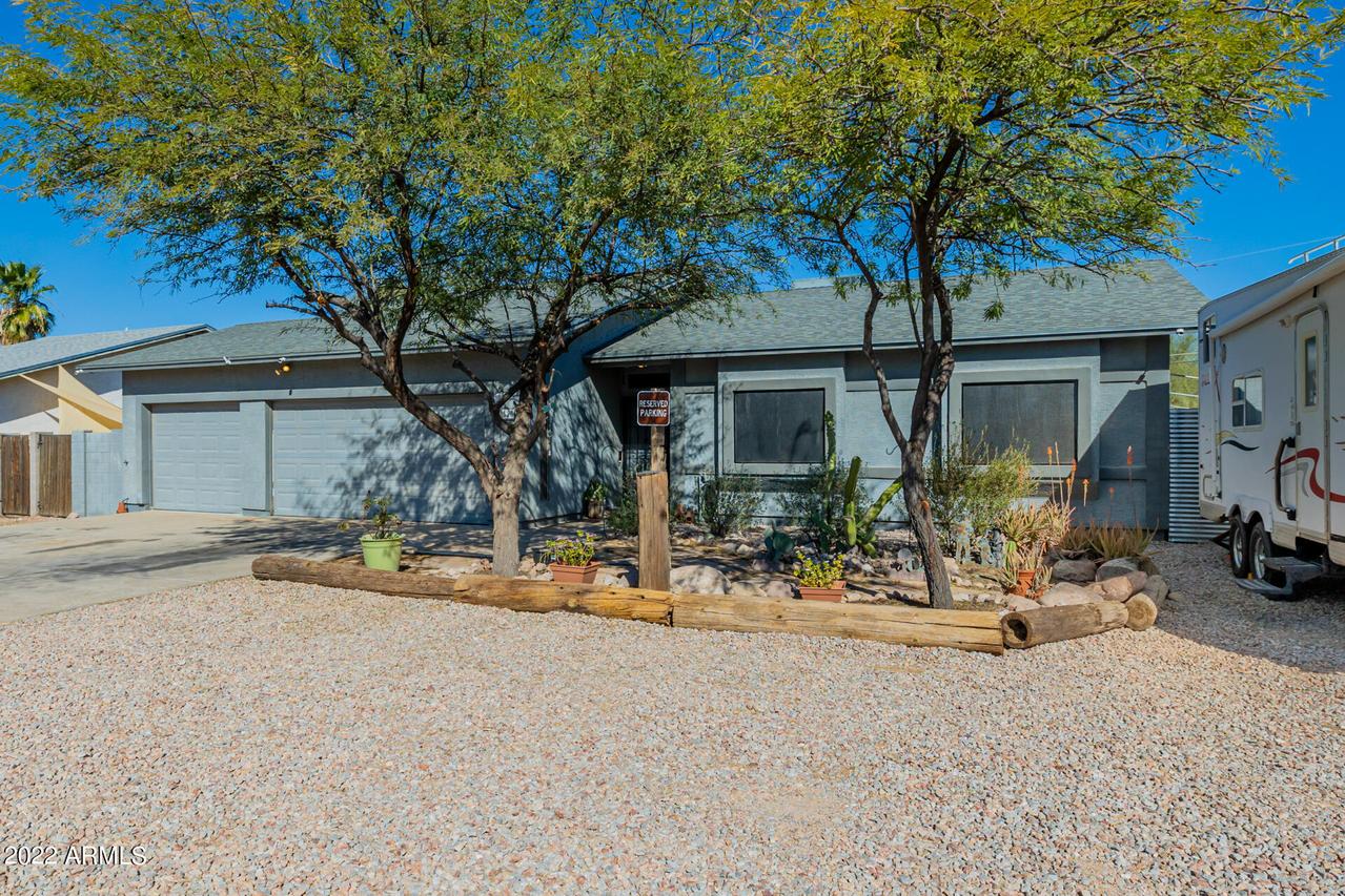 520 W 18th Ave., Apache Junction, AZ 85220