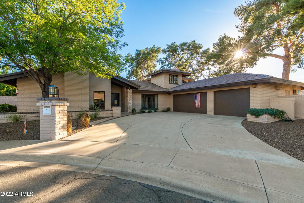 1225 W Seldon Ln., Phoenix, AZ 85021