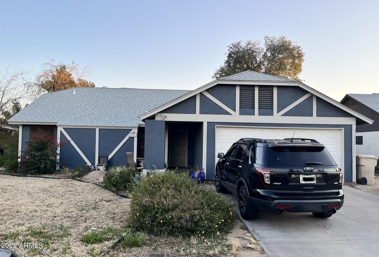 5221 W Freeway Ln., Glendale, AZ 85302