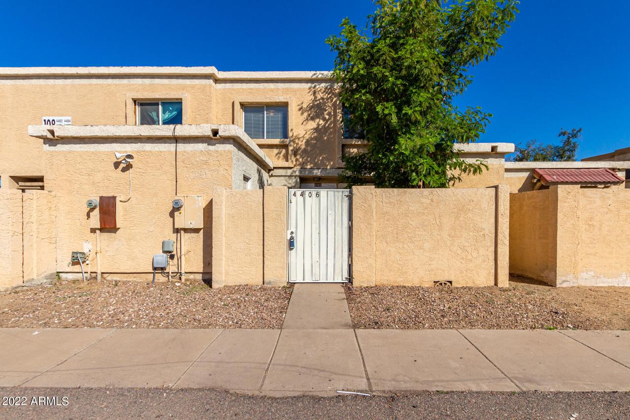 4406 E Riverside St., Phoenix, AZ 85040