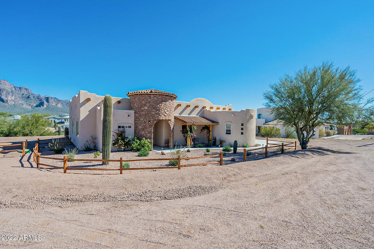 1587 N Starr Rd., Apache Junction, AZ 85119