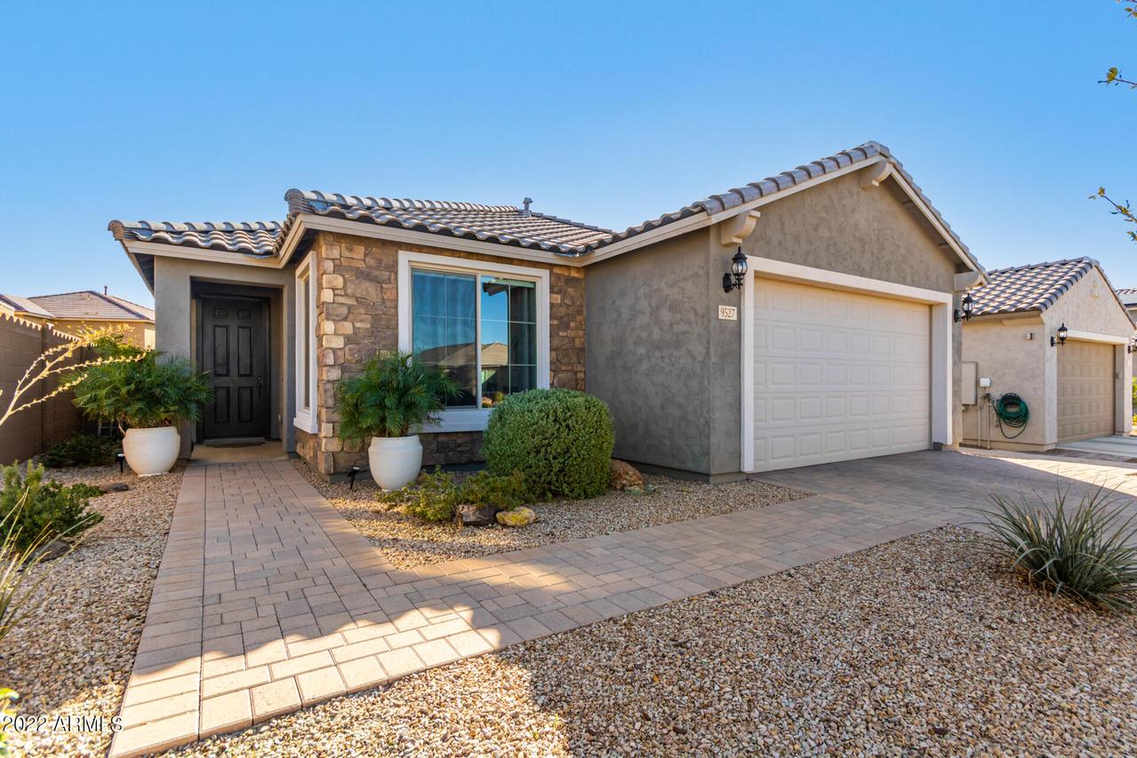 9527 W Fallen Leaf Ln., Peoria, AZ 85383
