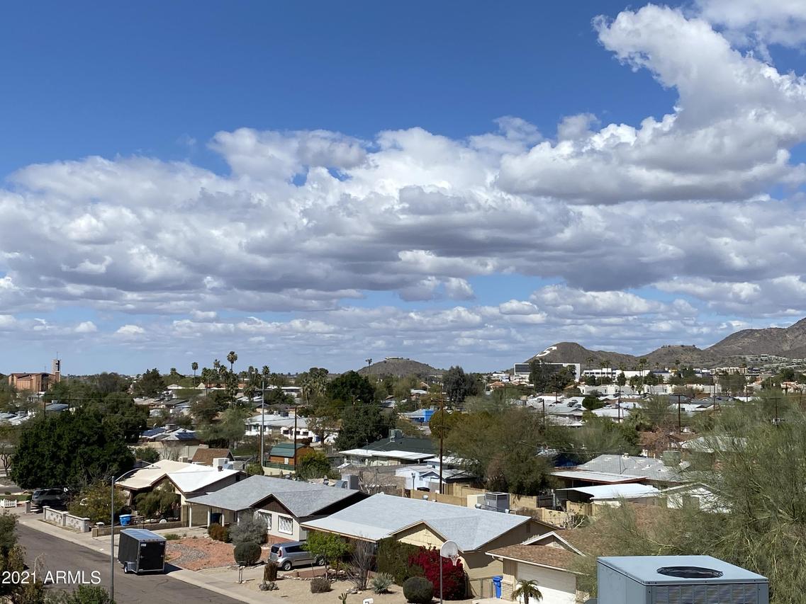 1027 E Seldon Ln., Phoenix, AZ 85020