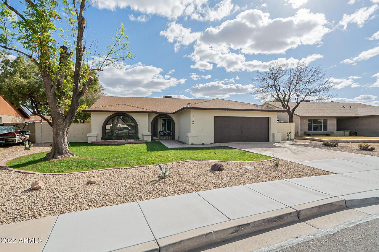 2109 W El Alba Way, Chandler, AZ 85224