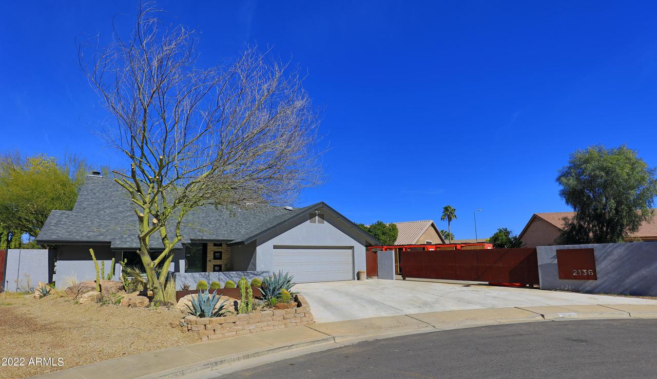 2136 E Knoll Cir., Mesa, AZ 85213